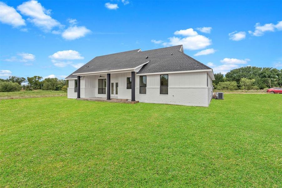 Exterior details and patio area of a home in , Millsap (Image 3).