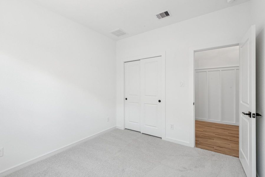 Spacious, unfurnished interior of a new home in Harvest Pointe, Needville (Image 16).