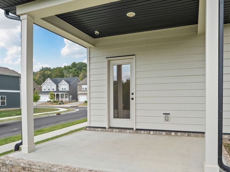 Exterior details and patio area of a home in Carellton, Gallatin (Image 29).