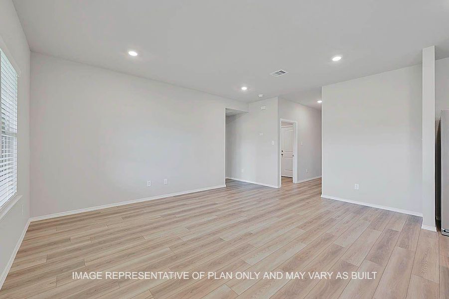 Spacious, unfurnished interior of a new home in Pleasant Hill, Bryan (Image 8).