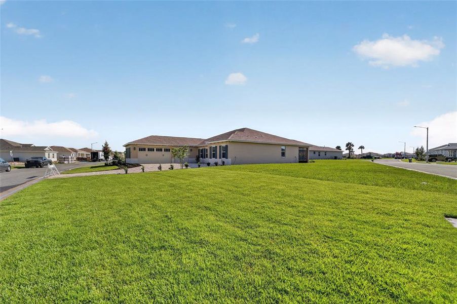 Exterior details and patio area of a home in , Ocala (Image 22).
