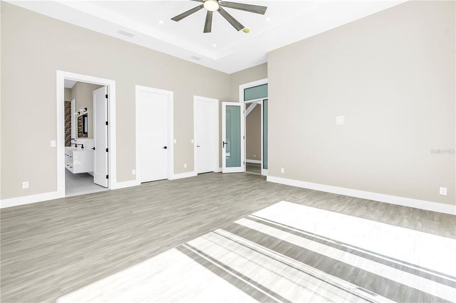 Spacious, unfurnished interior of a new home in , St. Petersburg (Image 23). Spacious, unfurnished interior of a new home in , St. Petersburg (Image 23).