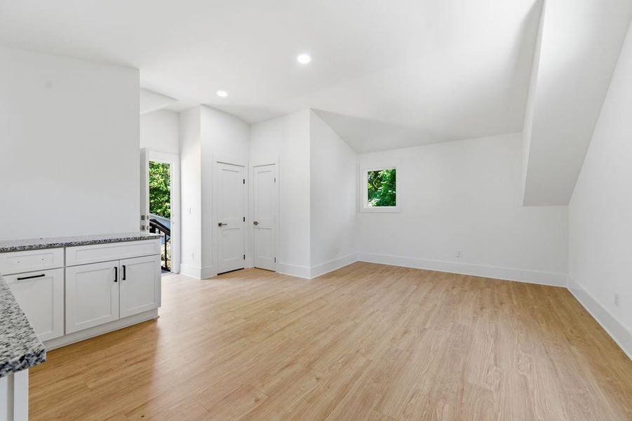 Spacious, unfurnished interior of a new home in , Atlanta (Image 23).