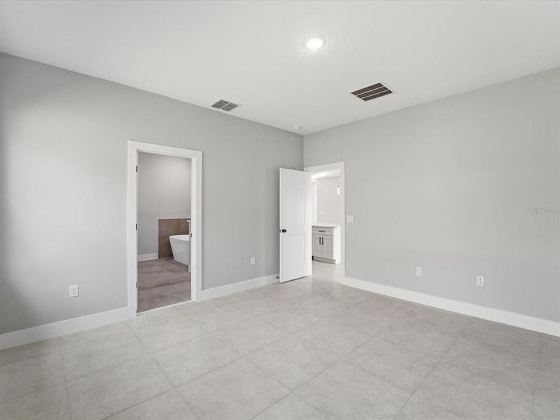 Spacious, unfurnished interior of a new home in , Port Charlotte (Image 37). Spacious, unfurnished interior of a new home in , Port Charlotte (Image 37).