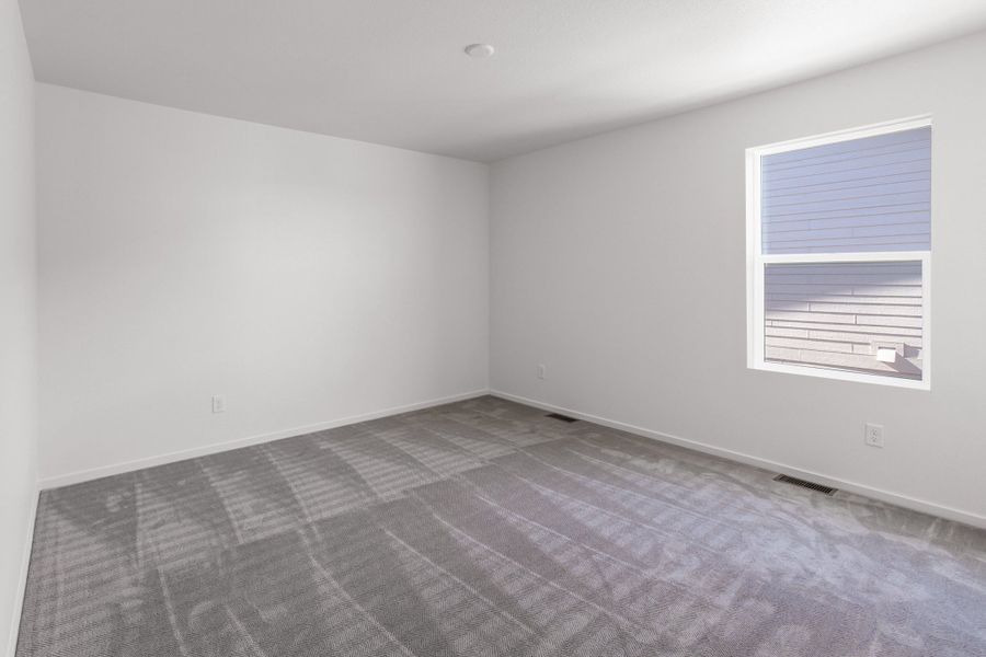 Spacious, unfurnished interior of a new home in Trailside, Timnath (Image 27).
