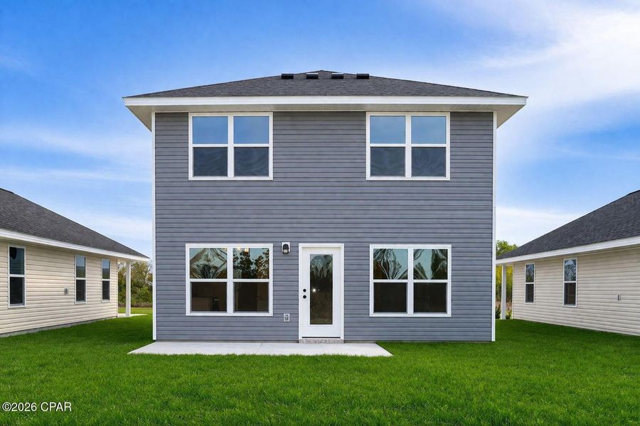 Exterior details and patio area of a home in Fox Glenn, Panama City (Image 3).