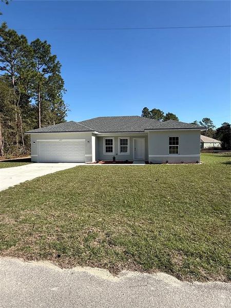 Exterior details and patio area of a home in , Ocala (Image 3).