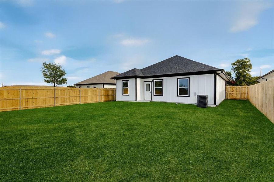 Exterior details and patio area of a home in , Rice (Image 2).