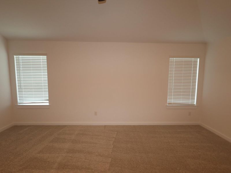 Spacious, unfurnished interior of a new home in Summerview, Fulshear (Image 4).