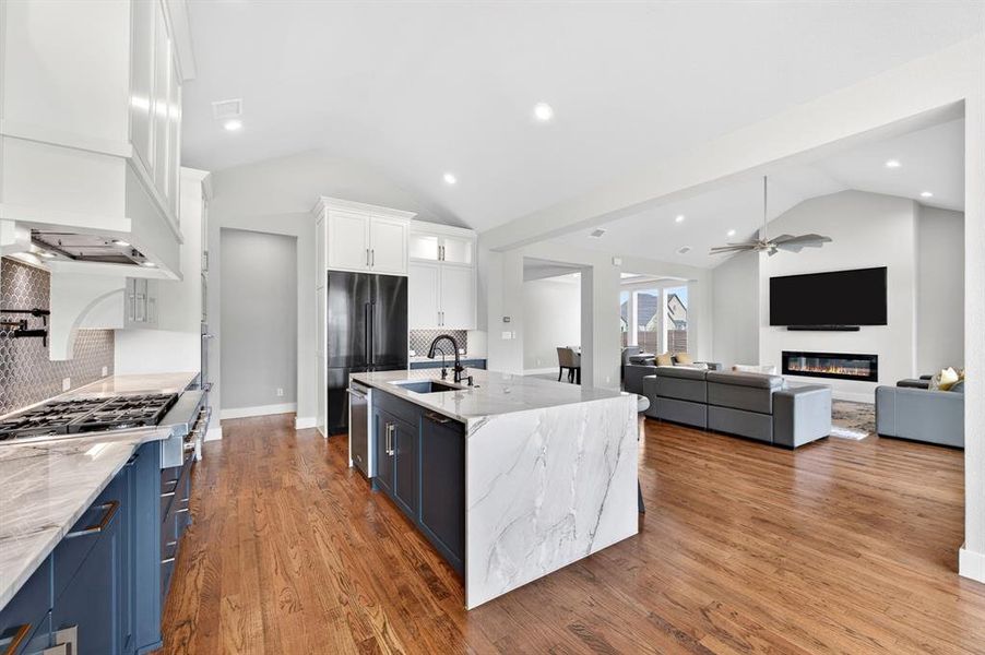 Furnished interior view inside a new home in Light Farms Graham/Reagan, Celina (Image 31).