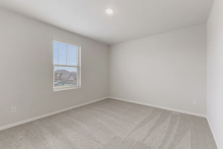 Spacious, unfurnished interior of a new home in Rolling Ridge, Van Alstyne (Image 22).