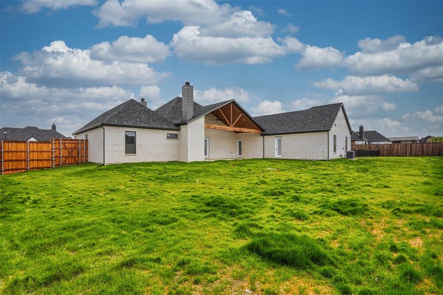 Exterior details and patio area of a home in , Caddo Mills (Image 3).