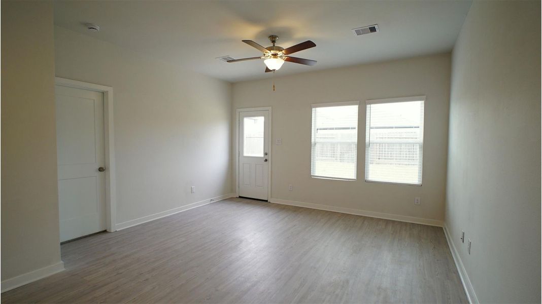 Spacious, unfurnished interior of a new home in Lonestar Collection at Aurora, Katy (Image 25).
