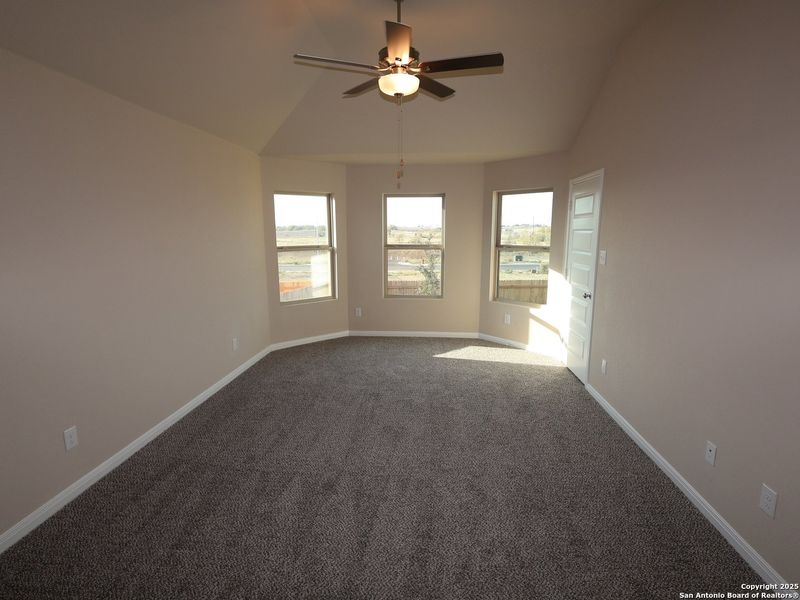 Spacious, unfurnished interior of a new home in Paloma Park, Converse (Image 23).
