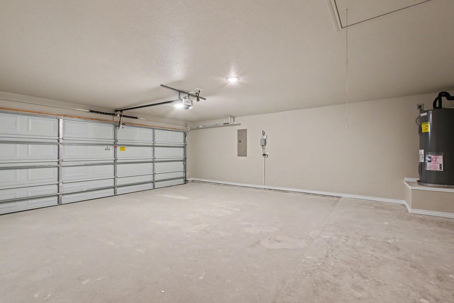 Spacious, unfurnished interior of a new home in , Burnet (Image 22).