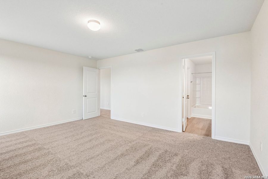 Spacious, unfurnished interior of a new home in Woodside Farms, Seguin (Image 41).