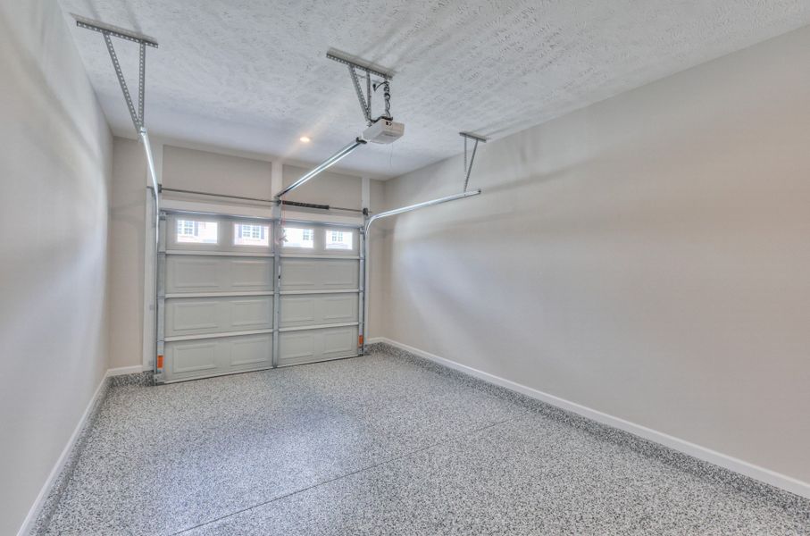 Spacious, unfurnished interior of a new home in Legacy Preserve, Tullahoma (Image 9).