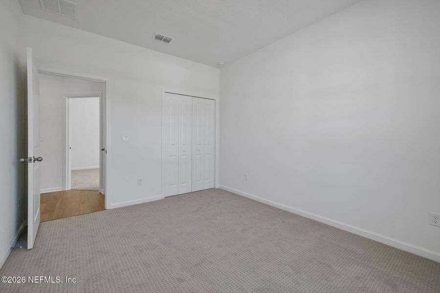 Spacious, unfurnished interior of a new home in Hyland Trail, Green Cove Springs (Image 32).