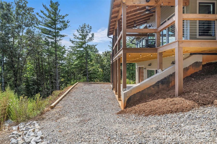 Exterior details and patio area of a home in , Marion (Image 2).