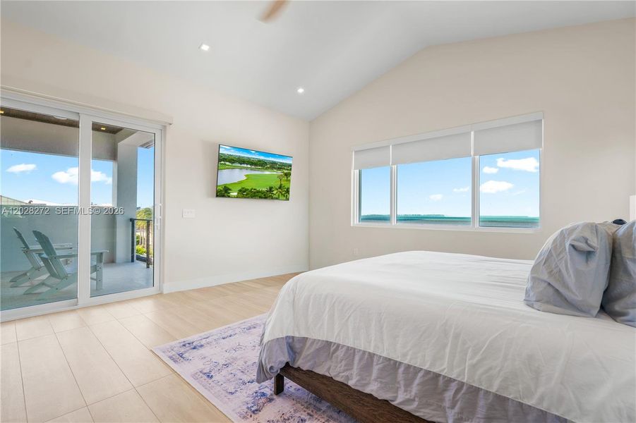 Furnished interior view inside a new home in , Marathon (Image 63).