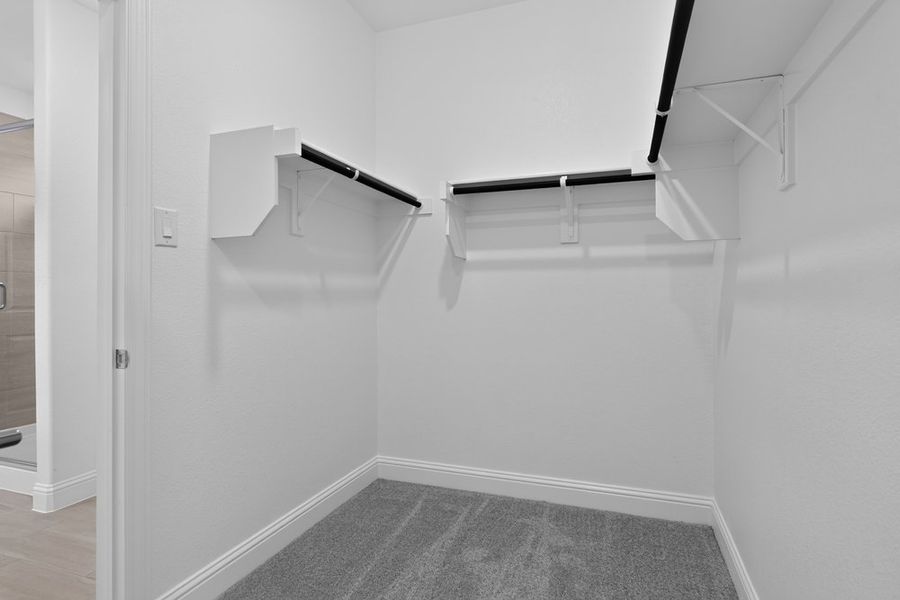 Spacious, unfurnished interior of a new home in Madero 50s, Fort Worth (Image 17).