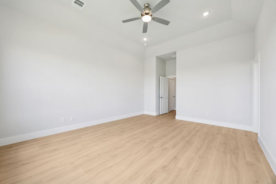 Representative unfurnished interior of a home built from the Belmont by Centre Living Homes in Ellis Ranch Estates, Waxahachie (Image 30).