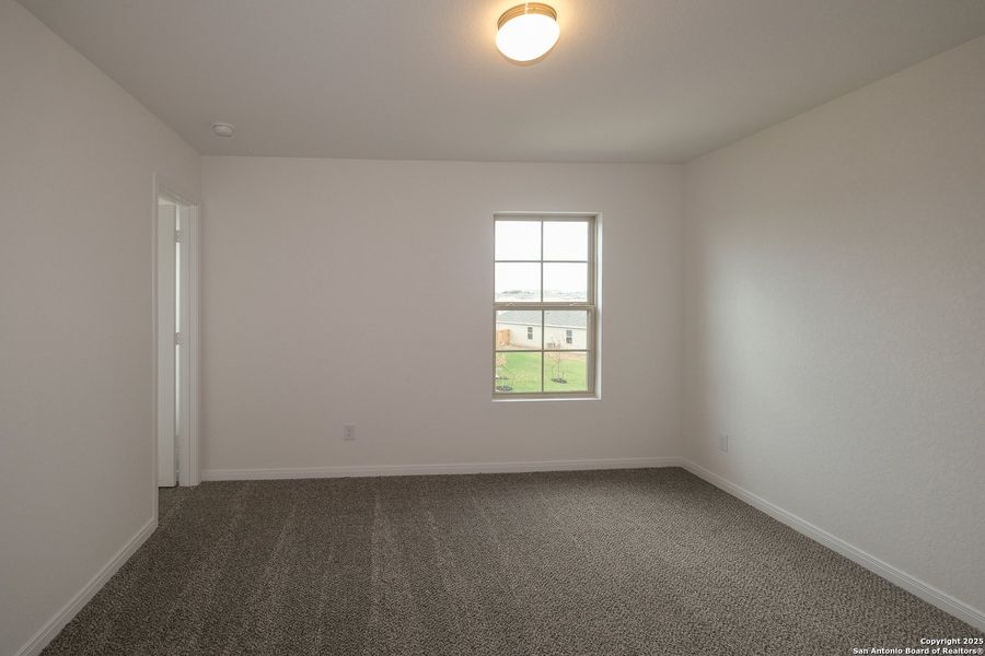 Spacious, unfurnished interior of a new home in Winding Brook, San Antonio (Image 25). Spacious, unfurnished interior of a new home in Winding Brook, San Antonio (Image 25).