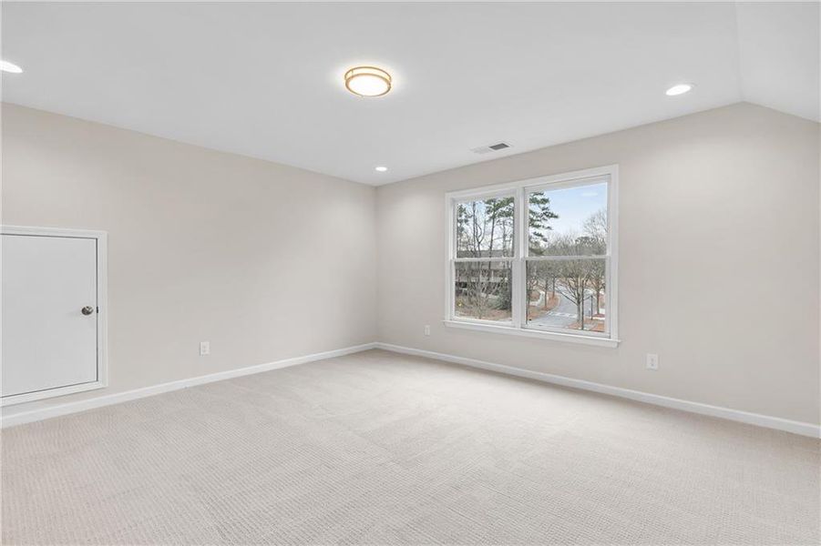 Spacious, unfurnished interior of a new home in , Covington (Image 15).