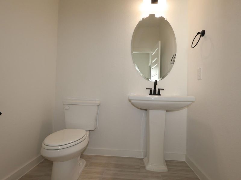 Furnished interior view inside a new home in Edgewood, Leander (Image 7).