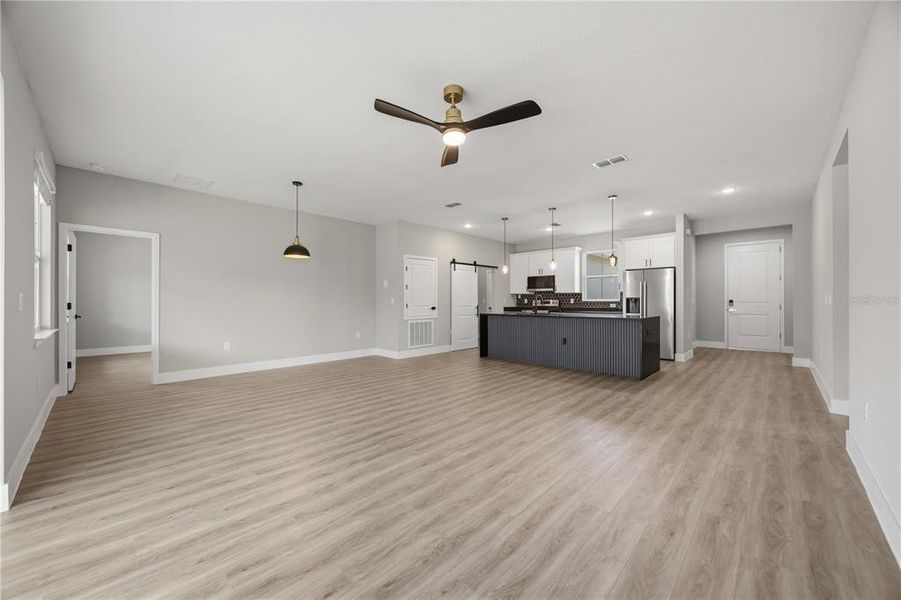 Spacious, unfurnished interior of a new home in , Winter Haven (Image 38).