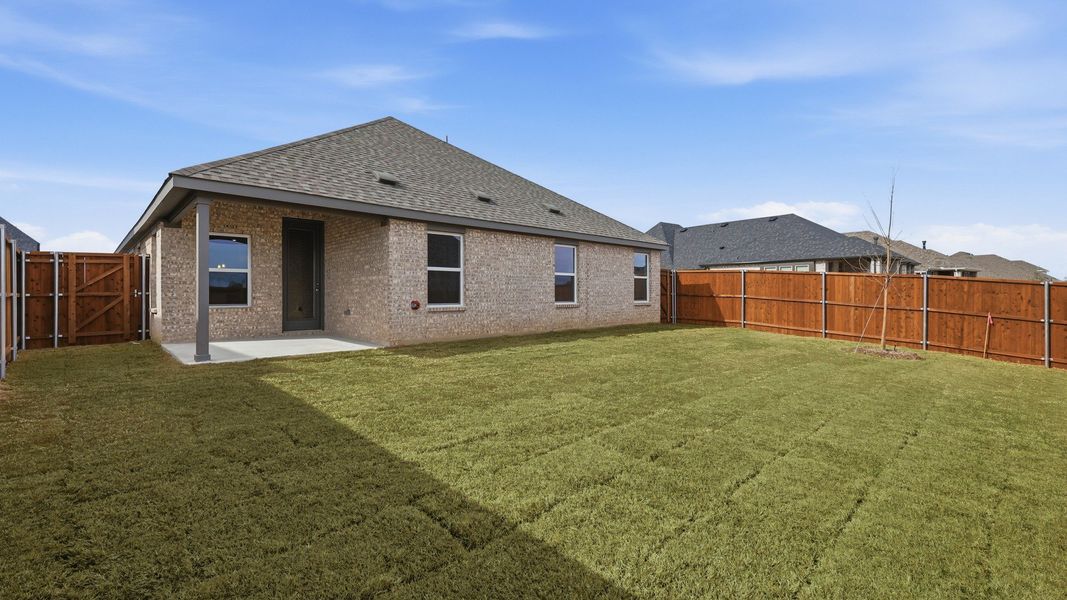 Exterior details and patio area of a home in Wildflower Ranch, Fort Worth (Image 22).