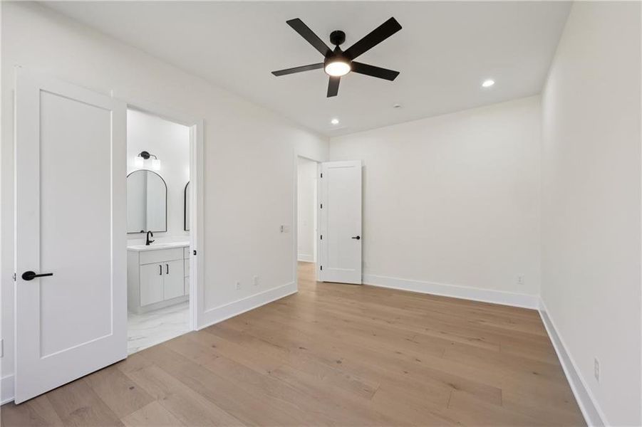 Spacious, unfurnished interior of a new home in , Auburn (Image 56).