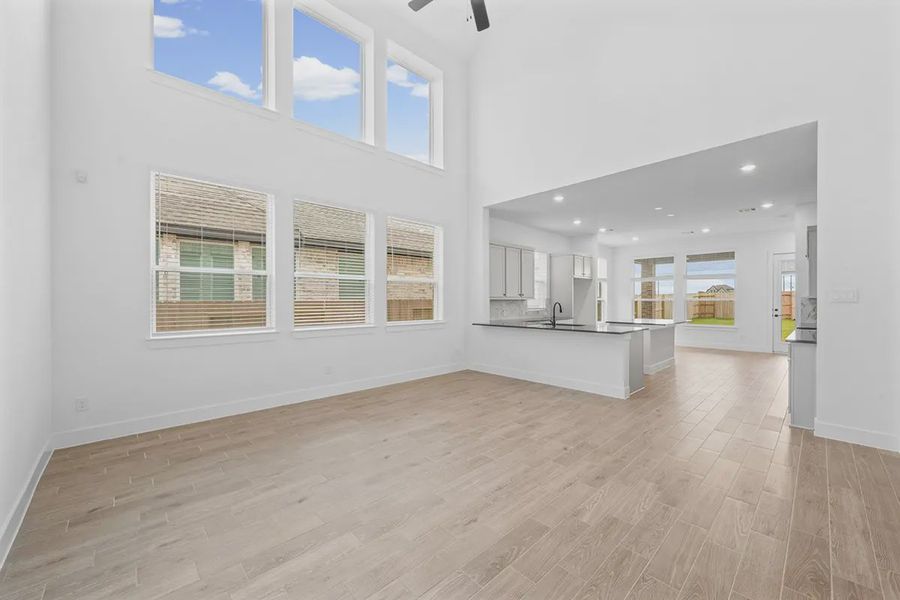 Spacious, unfurnished interior of a new home in Wildrye 45', Waller (Image 21). Spacious, unfurnished interior of a new home in Wildrye 45', Waller (Image 21).
