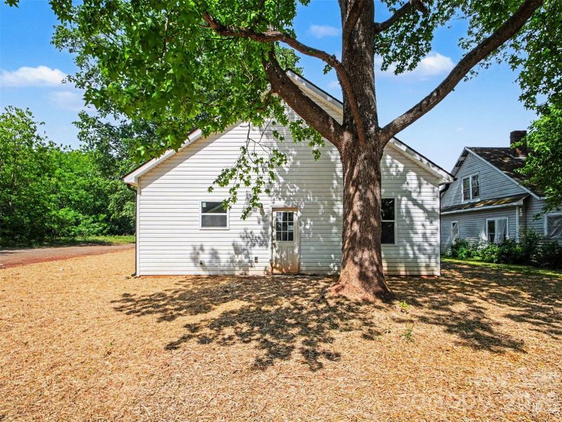 Image 33 of a home in .