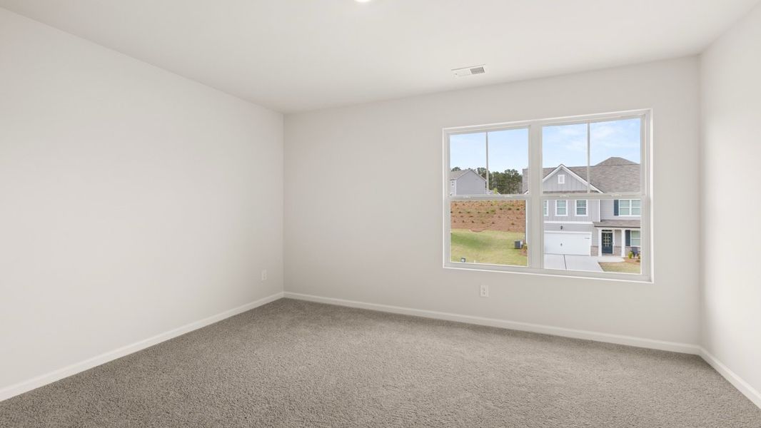 Representative unfurnished interior of a home built from the Halton by D.R. Horton in Thompson Ridge, Dallas (Image 26).
