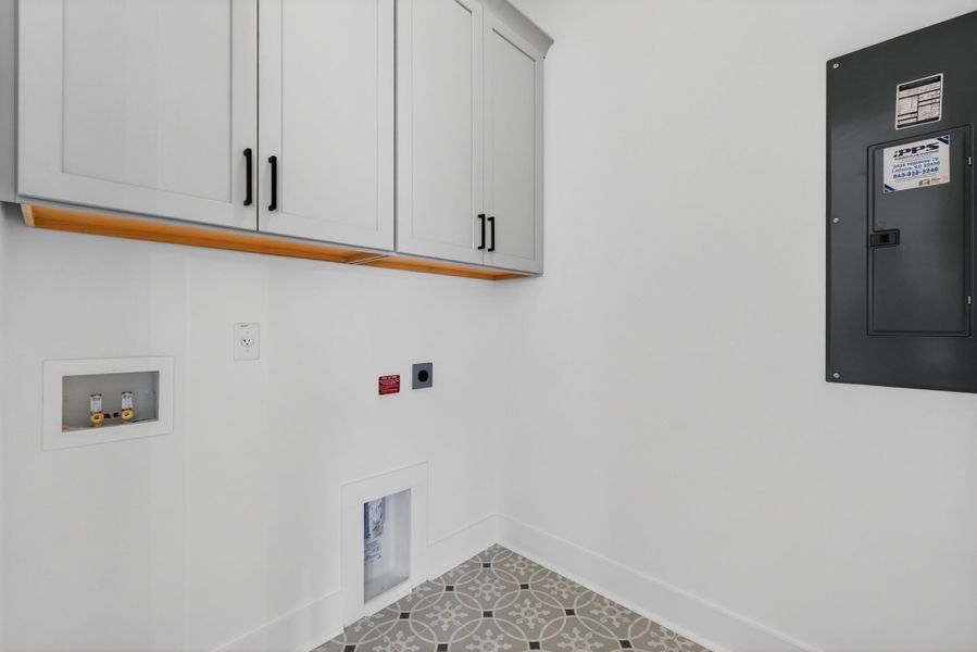 Spacious, unfurnished interior of a new home in , Summerville (Image 17).