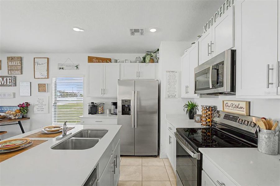 Furnished interior view inside a new home in , Bradenton (Image 29). Furnished interior view inside a new home in , Bradenton (Image 29).
