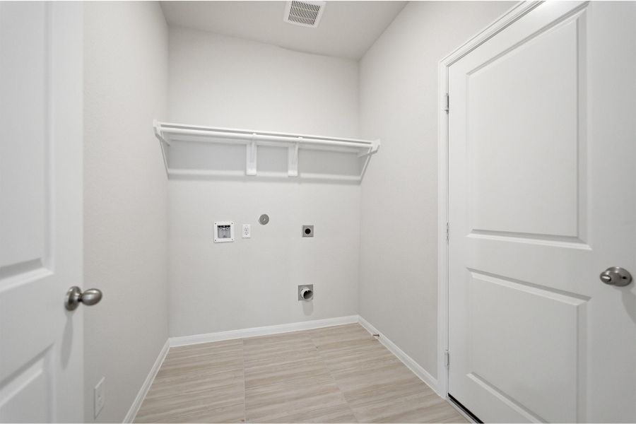 Spacious, unfurnished interior of a new home in Ashland, Richwood (Image 56).