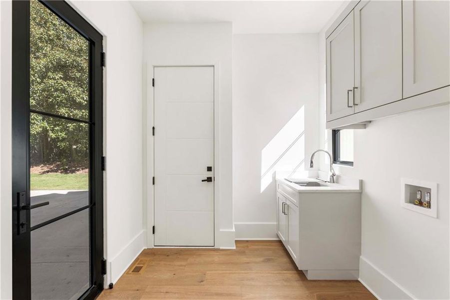 Furnished interior view inside a new home in , Sandy Springs (Image 40). Furnished interior view inside a new home in , Sandy Springs (Image 40).