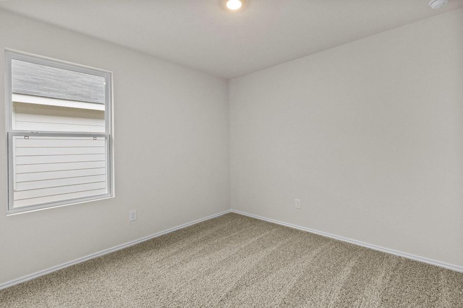 Spacious, unfurnished interior of a new home in Sunset Oaks, Maxwell (Image 15).