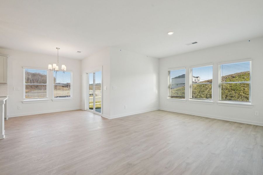 Spacious, unfurnished interior of a new home in Mansker Farms - Bronze Series, Hendersonville (Image 10).