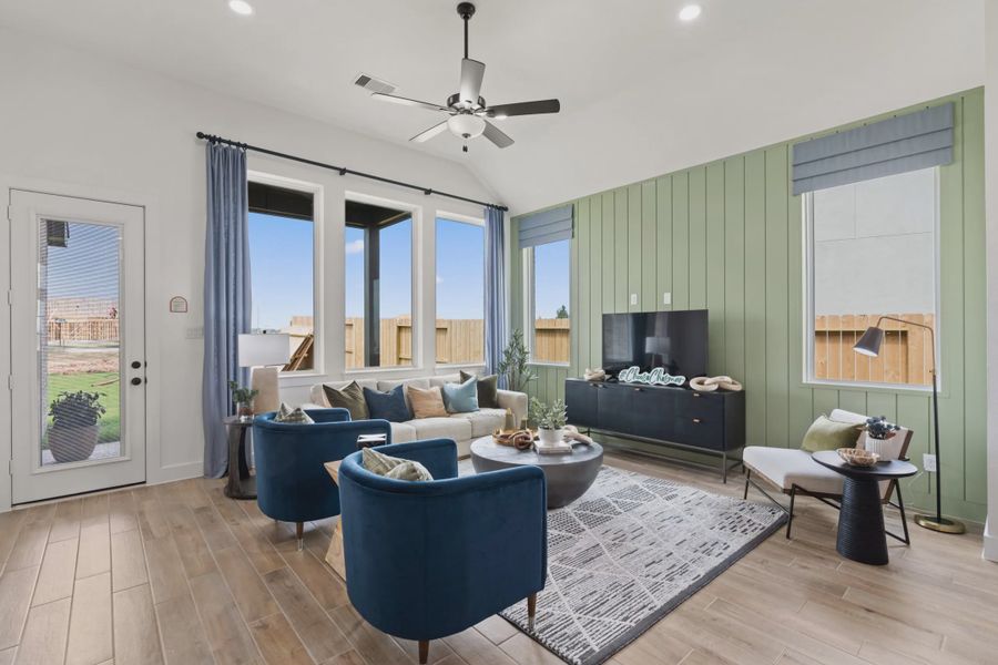 Representative furnished interior of a home built from the Hillcrest by Chesmar Homes in Attwater 55s, Waller (Image 9).