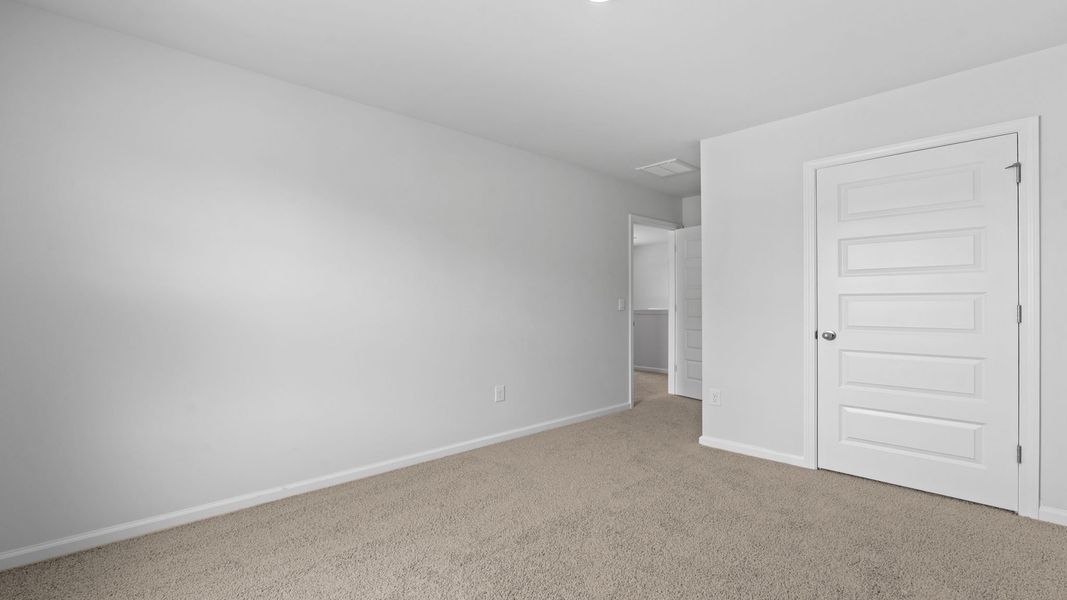 Spacious, unfurnished interior of a new home in Rice Hope, Port Wentworth (Image 20).