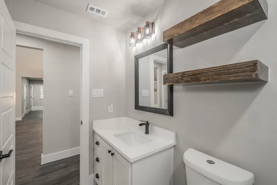 Furnished interior view inside a new home in , Alvarado (Image 5).