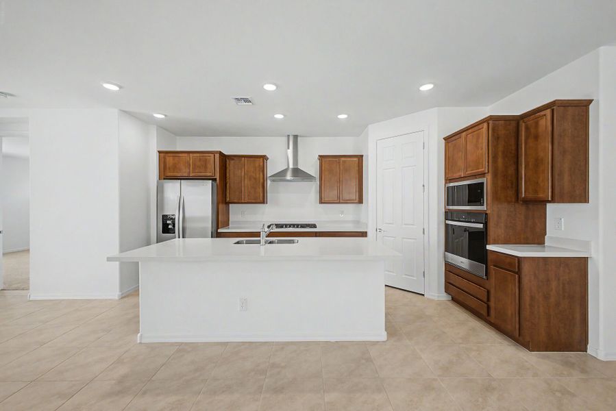 Furnished interior view inside a new home in Tyler Ranch, Buckeye (Image 3).