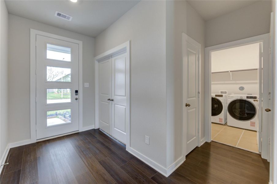 Spacious, unfurnished interior of a new home in Arabella on the Prairie, Richmond (Image 38).