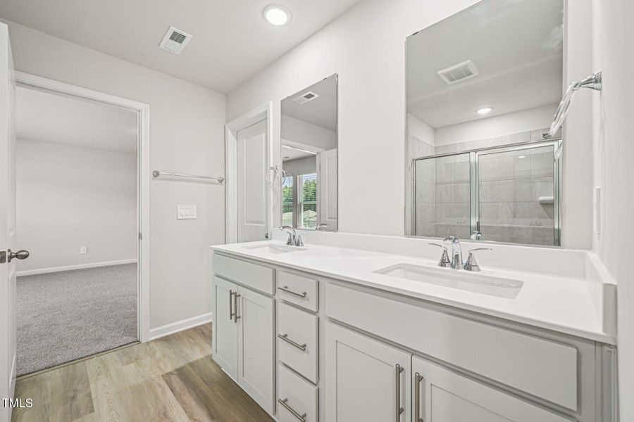 41-web-or-mls-Raleigh - Oak Manor - 721