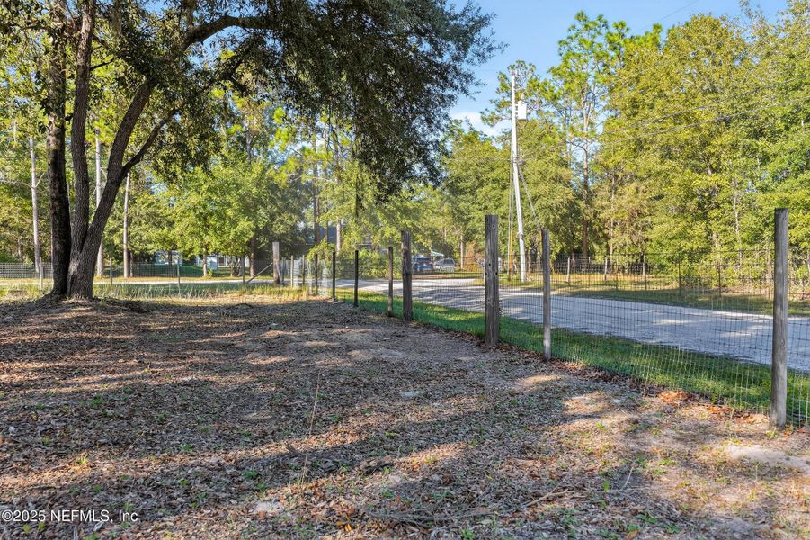 Natural landscape and outdoor views near in Middleburg (Image 6). Natural landscape and outdoor views near in Middleburg (Image 6).