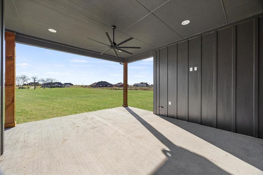 Exterior details and patio area of a home in , Caddo Mills (Image 3).