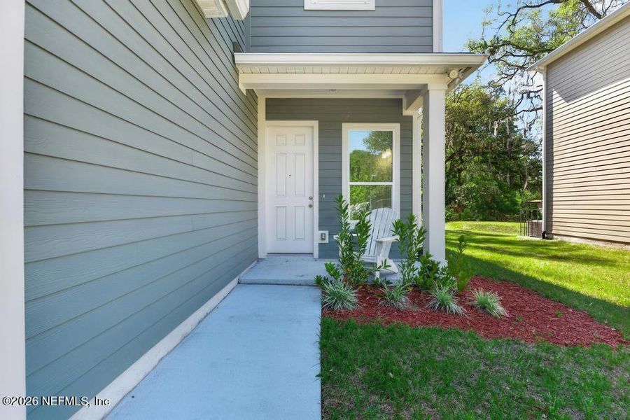 Exterior details and patio area of a home in , Jacksonville (Image 4).